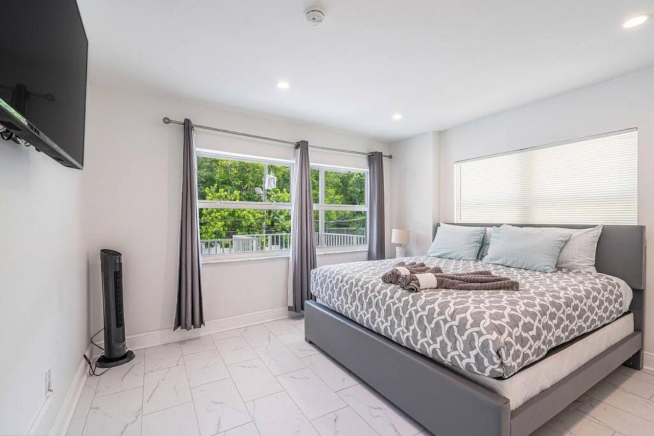 The Purple Pelican Beachfront With Ocean Balcony Unit 1 Fort Lauderdale Extérieur photo