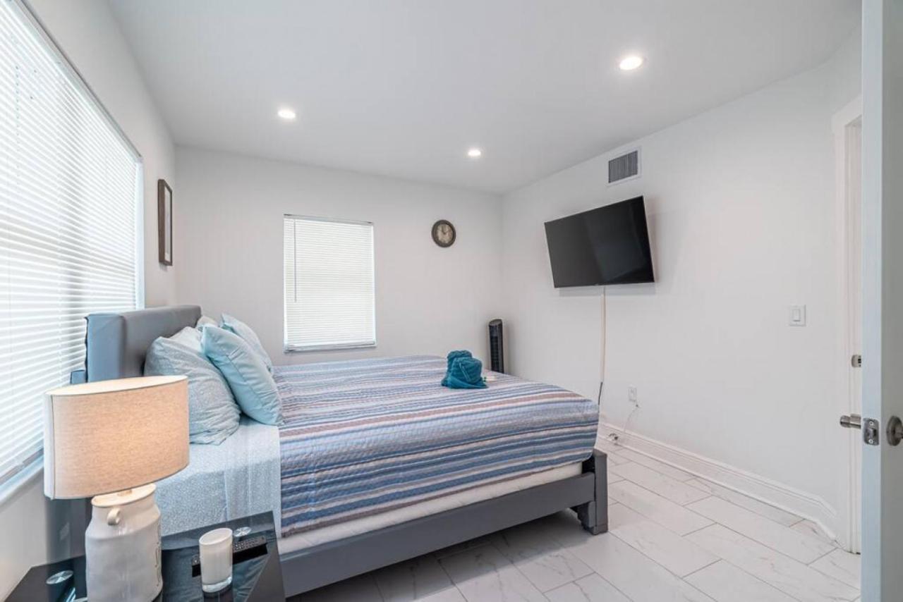 The Purple Pelican Beachfront With Ocean Balcony Unit 1 Fort Lauderdale Extérieur photo