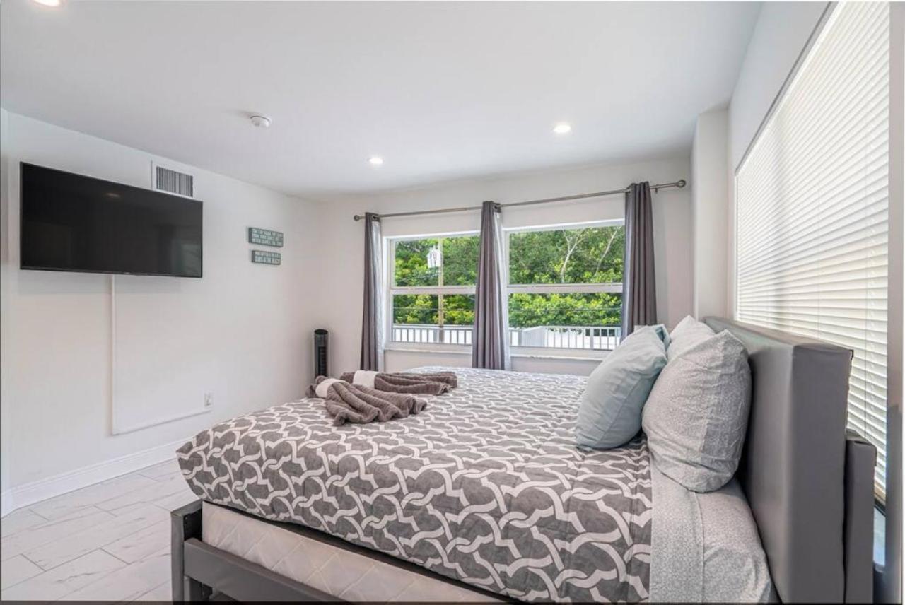 The Purple Pelican Beachfront With Ocean Balcony Unit 1 Fort Lauderdale Extérieur photo