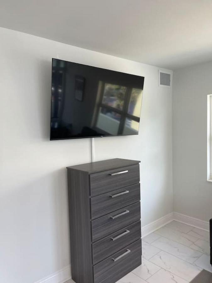 The Purple Pelican Beachfront With Ocean Balcony Unit 1 Fort Lauderdale Extérieur photo